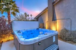 𖤓 Sunset Swim, a Lux Vegas Pool Villa w/ Spa - Image 3