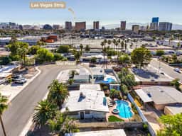 Mid Century Modern near STRIP w Pool King Suite - Image 5