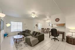 Charming 2BR-Apt in Las Vegas-Pool, Patio