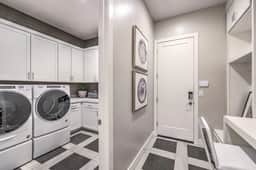 Luxury Seven Hills Escape - 1BR, Pool & Garage - Image 2