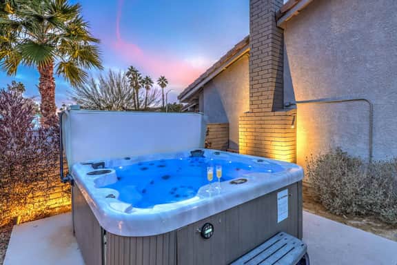 𖤓 Sunset Swim, a Lux Vegas Pool Villa w/ Spa - Image 3