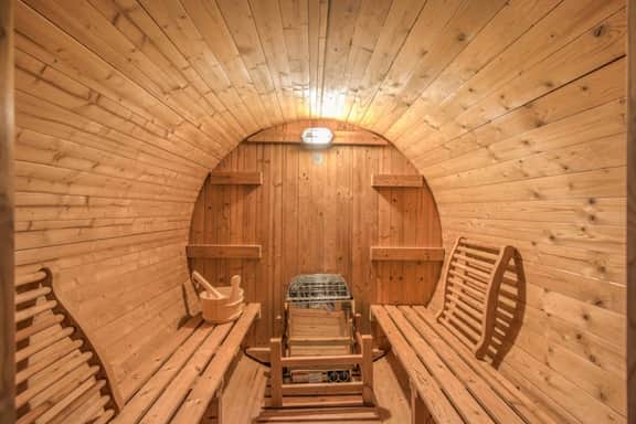 Oasis near STRIP-Lap Pool, Spa, Sauna, Poker, Deck - Image 3
