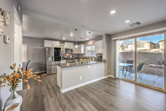 Modern 5BR Home Near Vegas Strip & Airport - Image 3