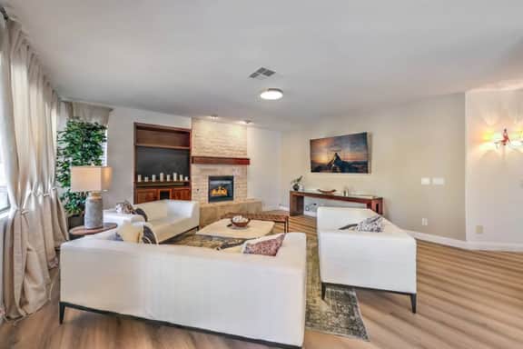 Lux Pool Villa in Green Valley Ranch with Jacuzzi - Image 4