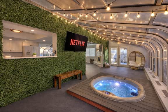 Spa Retreat Villa•STRIP•Heated Pool•Billiards - Image 2