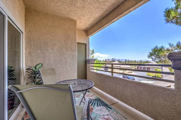 Summerlin Retreat | Pool & Gym, Near Red Rock - Image 4
