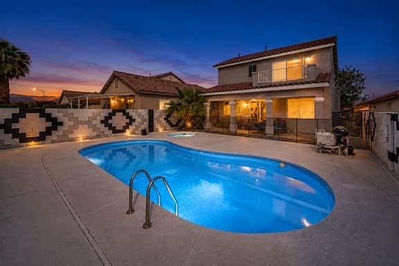 Air Vegas - Sparkling Heated Pool+Spa Retreat - Image 2