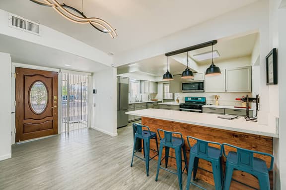 Relaxing 3BR House | Vegas Stay Near Arts District - Image 1