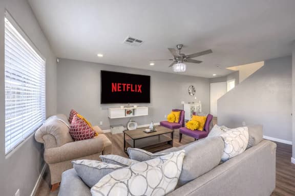 Modern 5BR Home Near Vegas Strip & Airport - Image 1