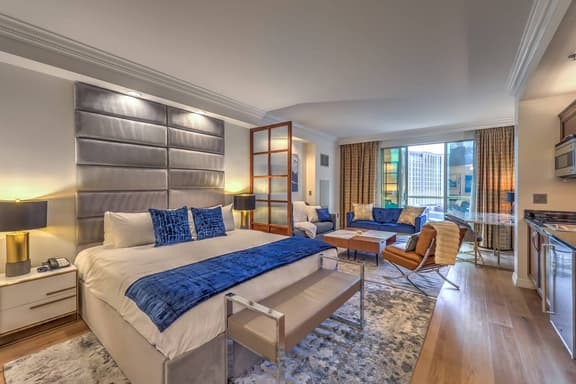 Renovated MGM Private King Suite, Strip View - Image 1